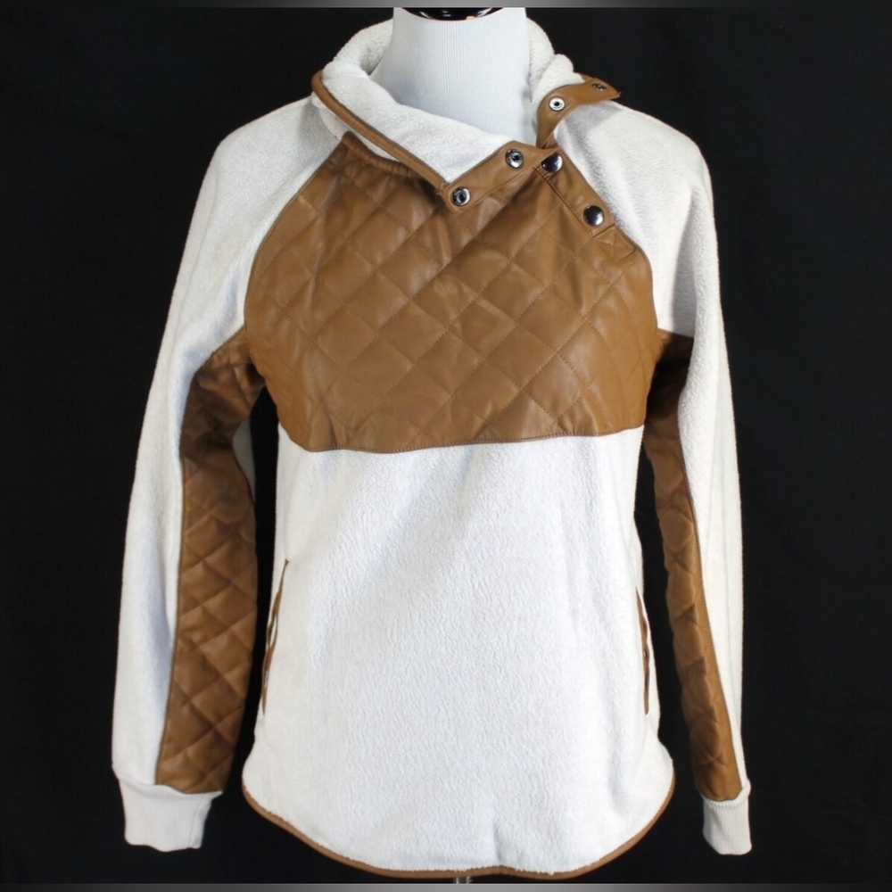 Abercrombie & Fitch Asymmetrical snap up fleece sweatshirt, ivory…